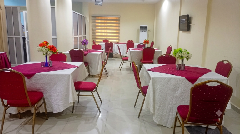 KANEM SUITES RESTAURANT (2)